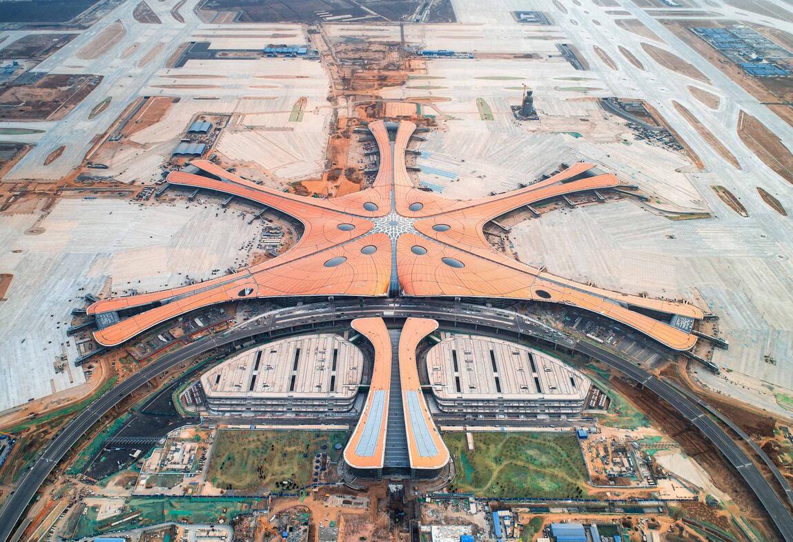 北京大興機(jī)場屋面、天溝融雪(圖1)